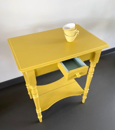 tafeltje met lade geel tafeltje